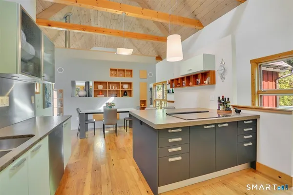 $799,900 | 84 Hollister Drive, Avon, CT 06001