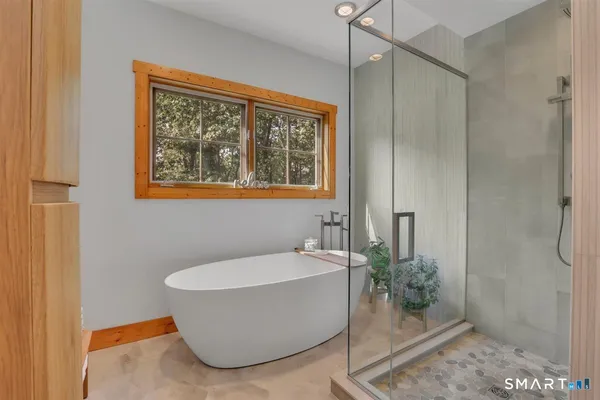 $799,900 | 84 Hollister Drive, Avon, CT 06001