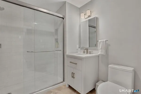 $799,900 | 84 Hollister Drive, Avon, CT 06001