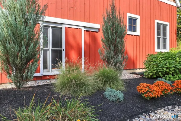 $799,900 | 84 Hollister Drive, Avon, CT 06001