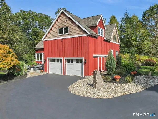 $799,900 | 84 Hollister Drive, Avon, CT 06001