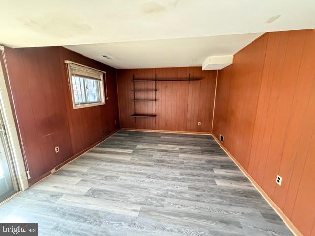 8909 Keewatin Road Lanham, MD 20706 - Photo 9 of 18 a view of an empty room with a window