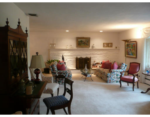 10 Donna Road Newton, MA 02459 - Photo 3 of 15 Gallery Image 3