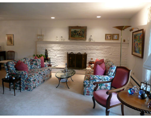 10 Donna Road Newton, MA 02459 - Photo 4 of 15 Gallery Image 4
