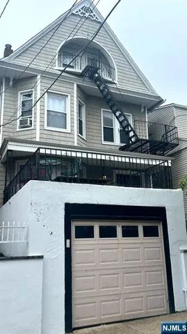 $1,895,000 | 17 48th Street, Weehawken, NJ 07086