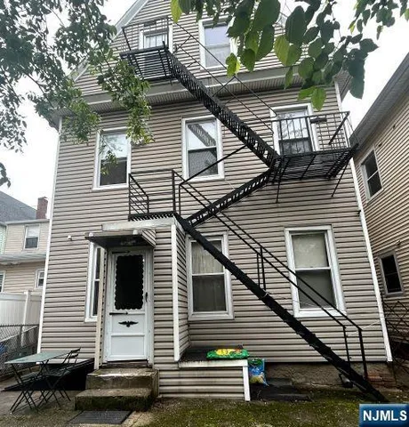 $1,895,000 | 17 48th Street, Weehawken, NJ 07086