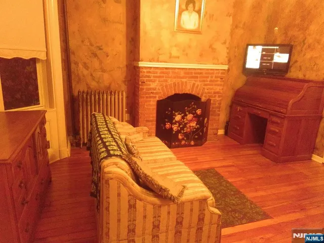 $1,895,000 | 17 48th Street, Weehawken, NJ 07086