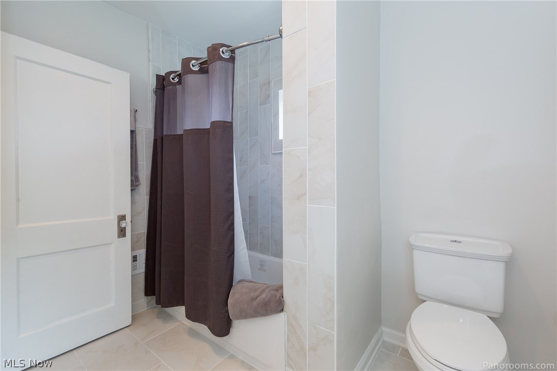 2638 Queenston Road Cleveland Heights, OH 44118 - Photo 24 of 35