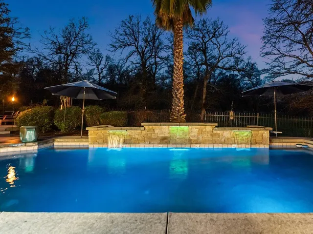 $947,000 | 19549 San Vincente Drive, Redding, CA 96003