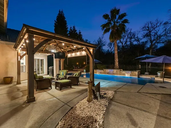 $937,000 | 19549 San Vincente Drive, Redding, CA 96003