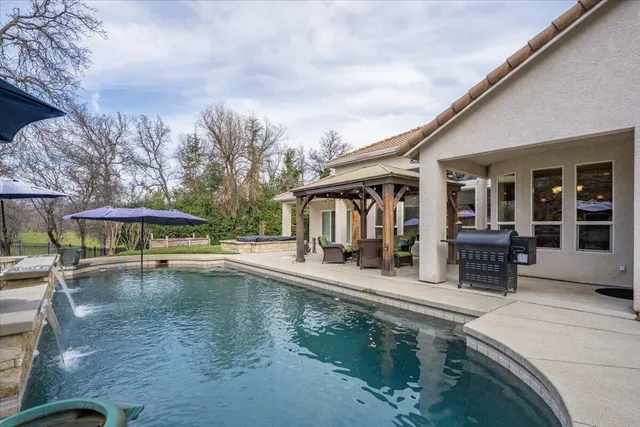 $947,000 | 19549 San Vincente Drive, Redding, CA 96003