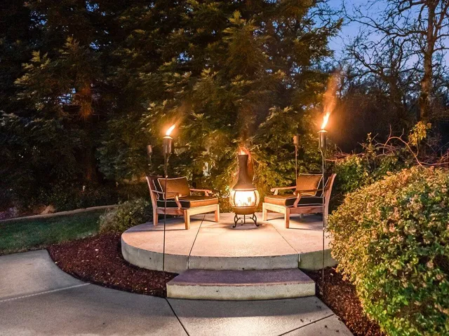 $947,000 | 19549 San Vincente Drive, Redding, CA 96003