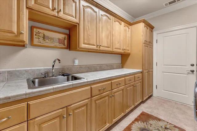 $947,000 | 19549 San Vincente Drive, Redding, CA 96003