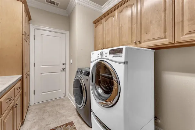 $947,000 | 19549 San Vincente Drive, Redding, CA 96003