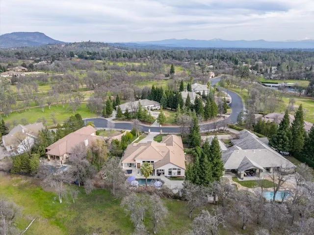 $947,000 | 19549 San Vincente Drive, Redding, CA 96003