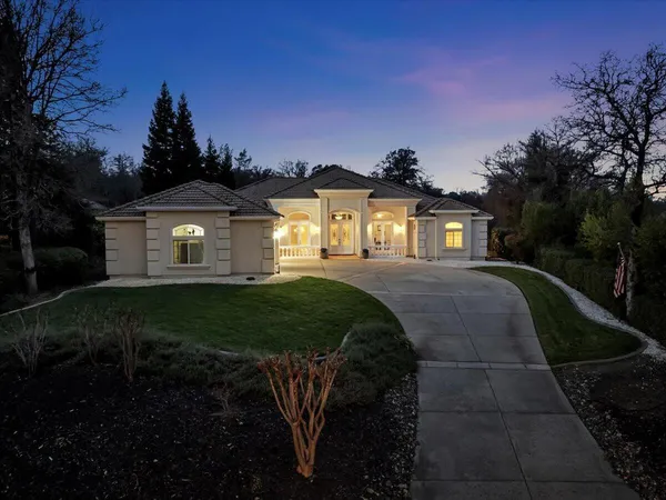 $937,000 | 19549 San Vincente Drive, Redding, CA 96003