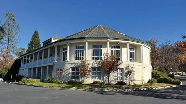 $947,000 | 19549 San Vincente Drive, Redding, CA 96003