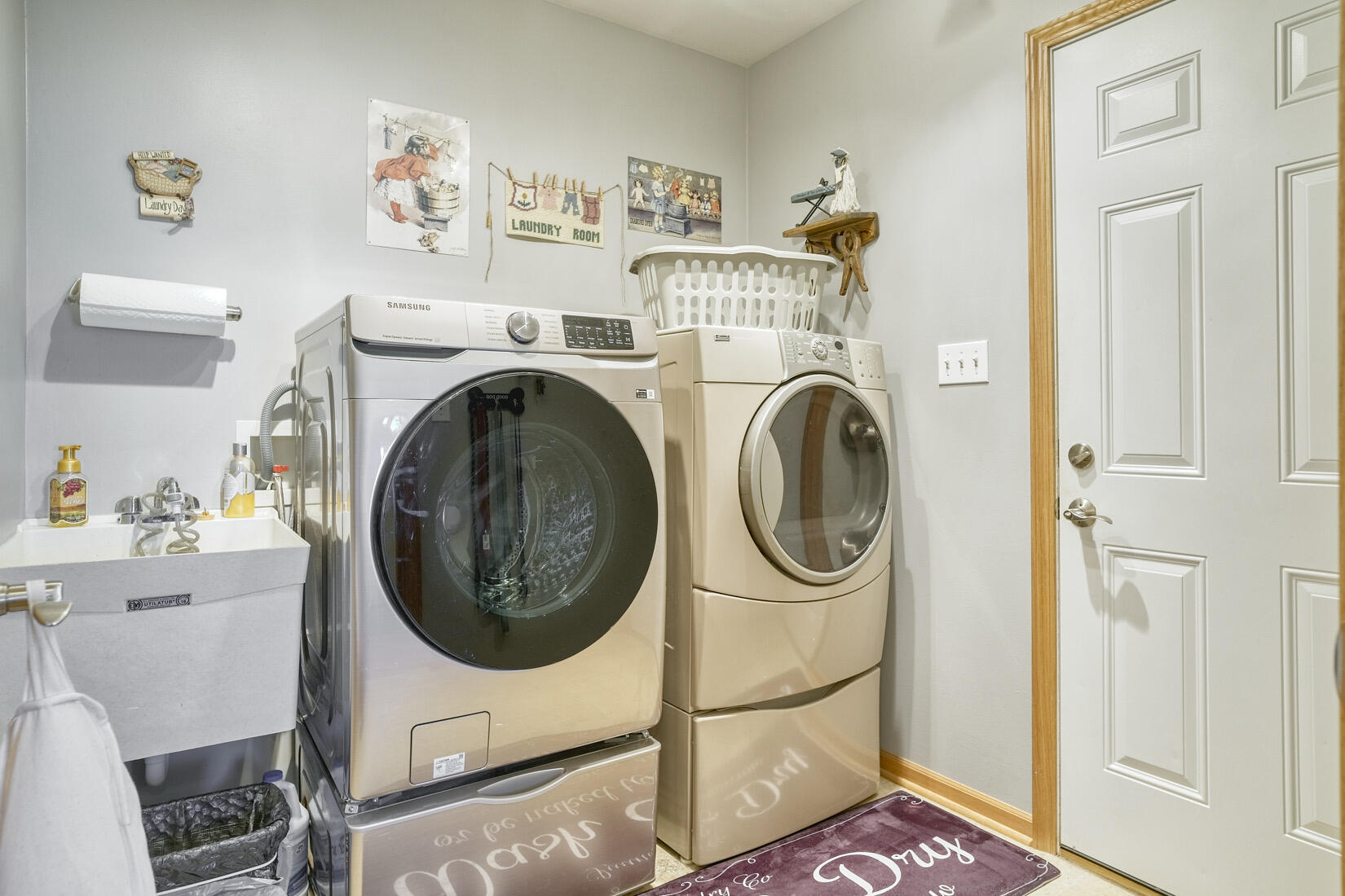 9815 Hart Street St. John, IN 46373 - Photo 19 of 19 a utility room with dryer and washer