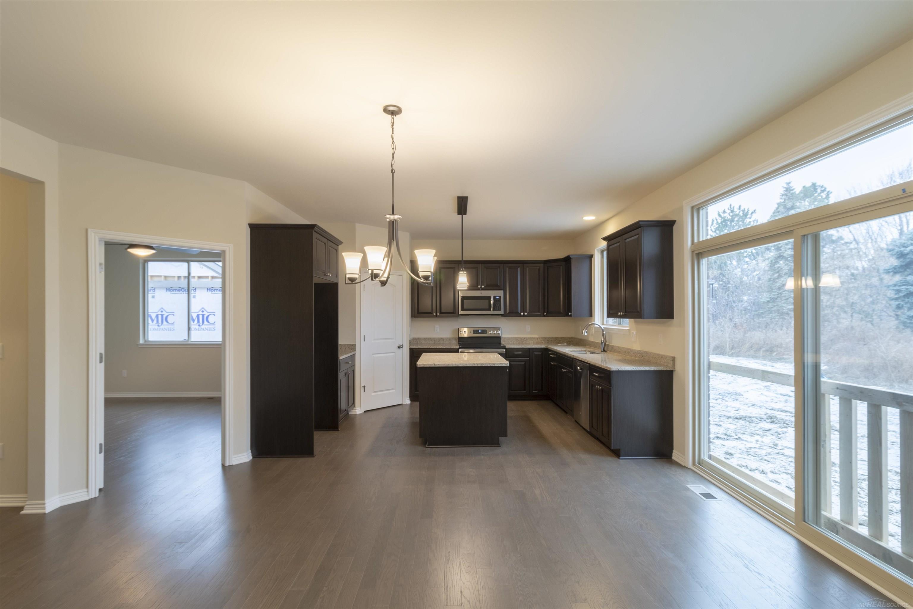 27530 Hagen Road New Baltimore, MI 48051 - Photo 13 of 27 50222134-35B1F8ED-D8F0-4257-A072-706E1295DA0B.JPG