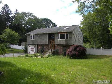 18 Cross Road Ridge, NY 11961 - Photo 1 of 1