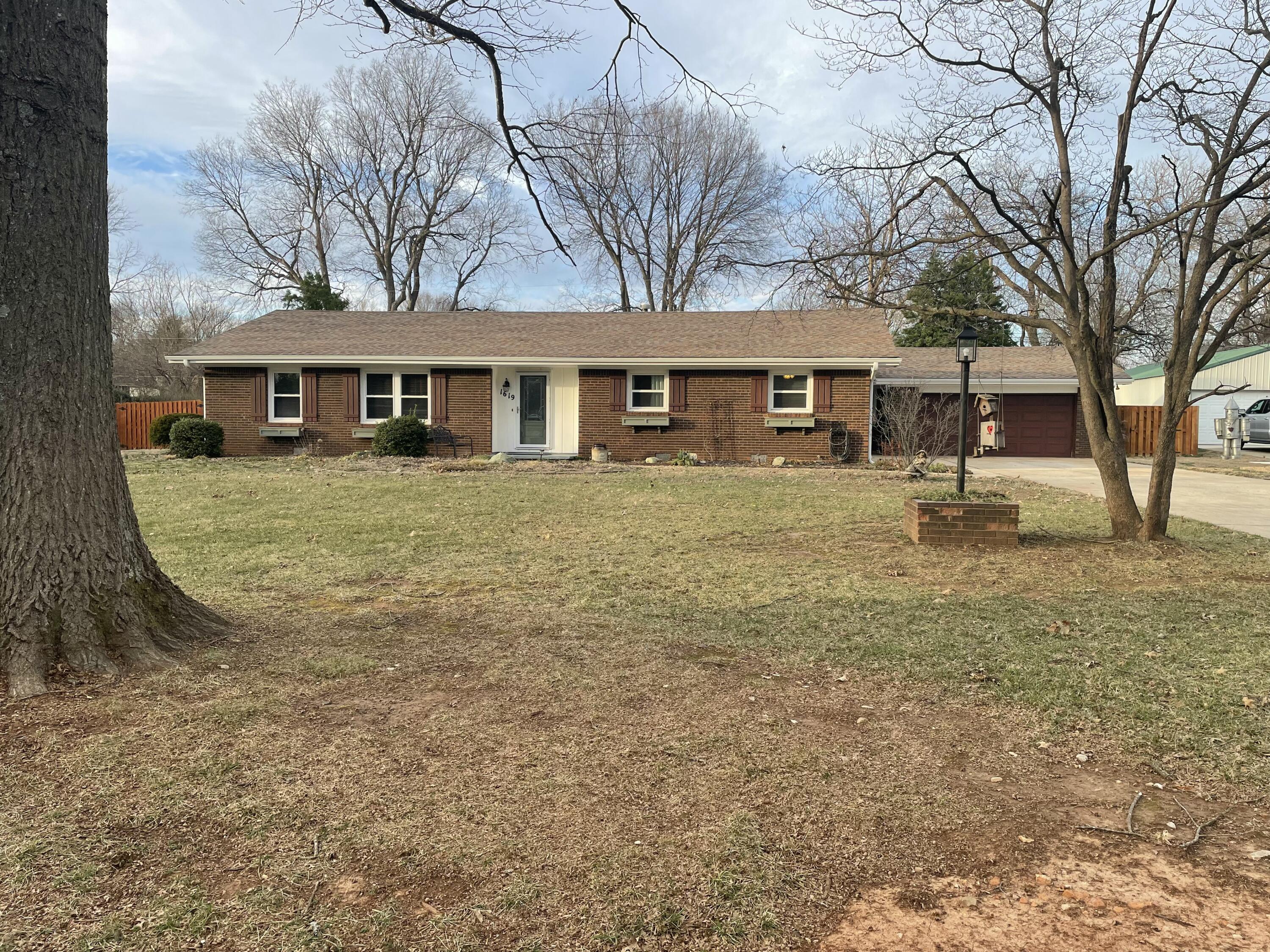 1619 East Holiday Street Springfield, MO 65804 - Photo 1 of 1 picture Holiday