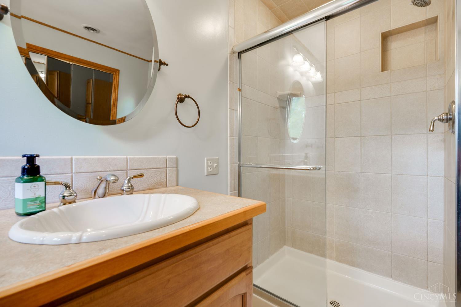7029 Springdale Road Cincinnati, OH 45247 - Photo 19 of 39 Primary bath