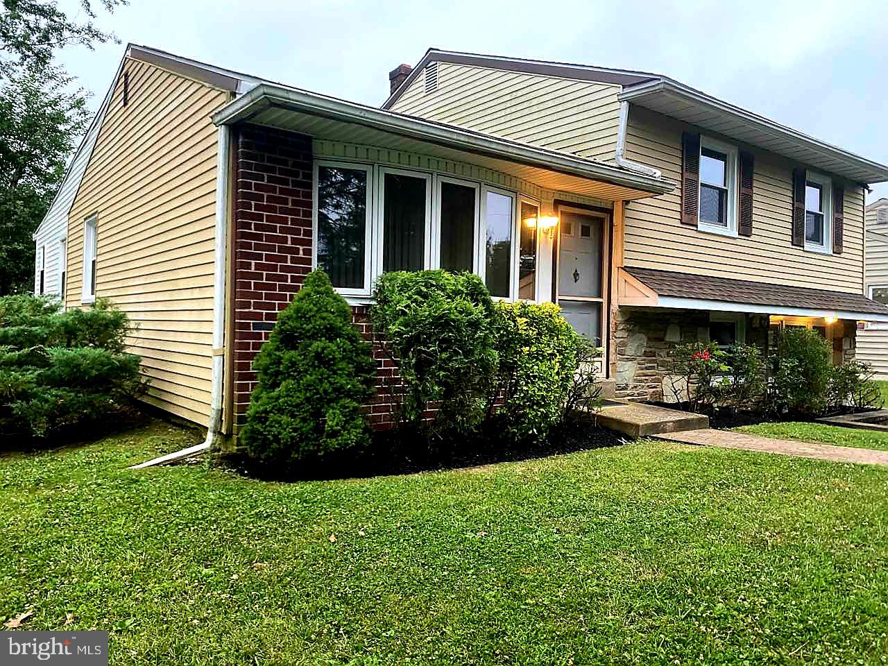 204 Willard Road Hatboro, PA 19040 - Photo 3 of 22