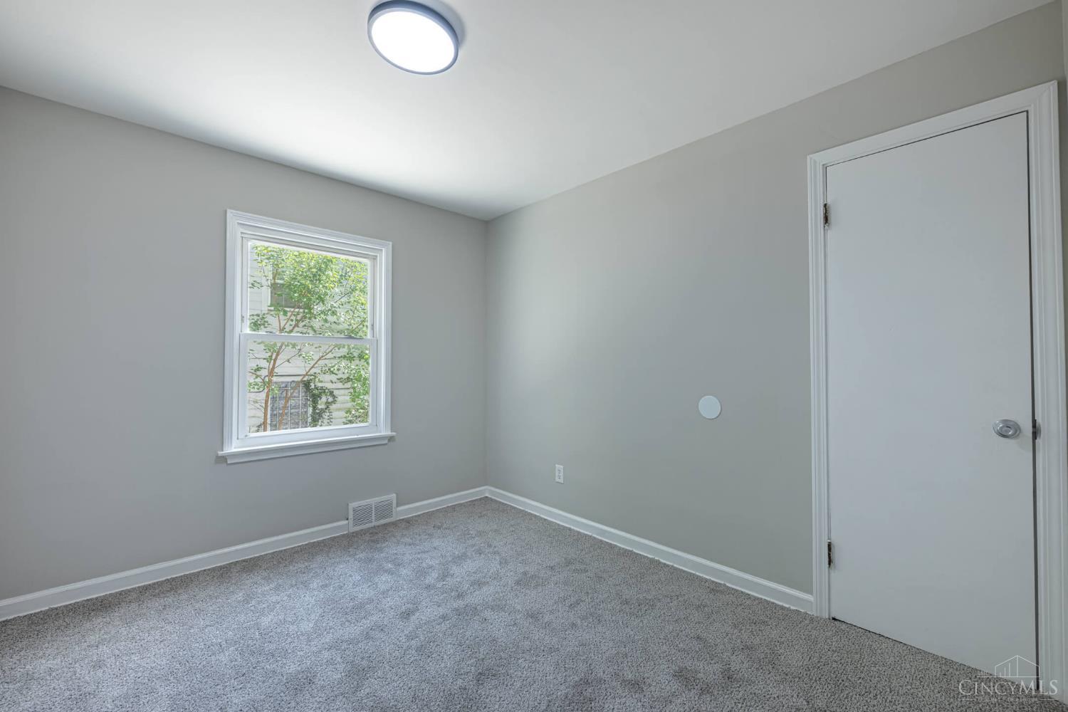 507 South Highview Road Middletown, OH 45044 - Photo 7 of 22