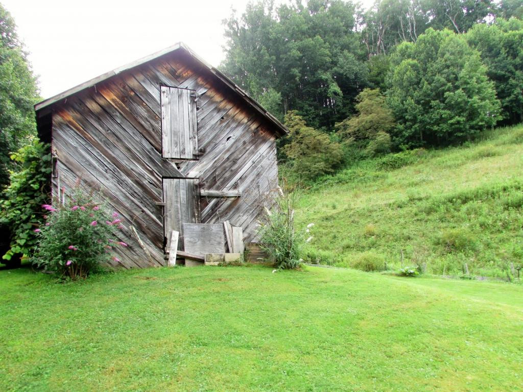 832 Eggers Branch Road Trade, TN 37691 - Photo 11 of 36 Photo 11