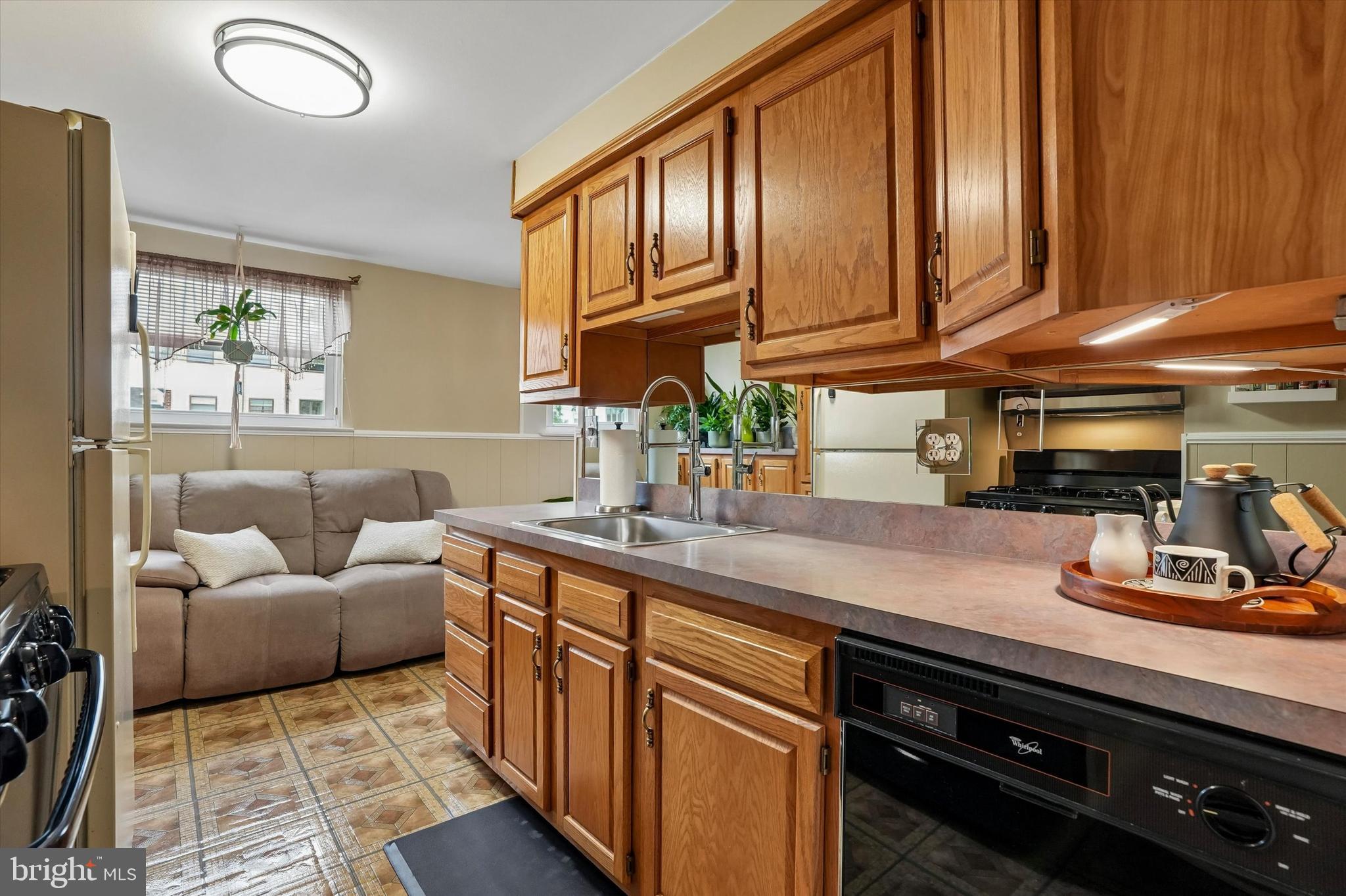 3447 Aubrey Avenue Philadelphia, PA 19114 - Photo 12 of 25