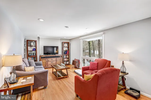 $789,900 | 7213 Calamo Street, Springfield, VA 22150