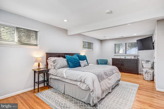 $789,900 | 7213 Calamo Street, Springfield, VA 22150