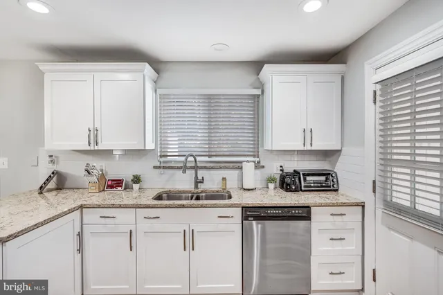 $789,900 | 7213 Calamo Street, Springfield, VA 22150