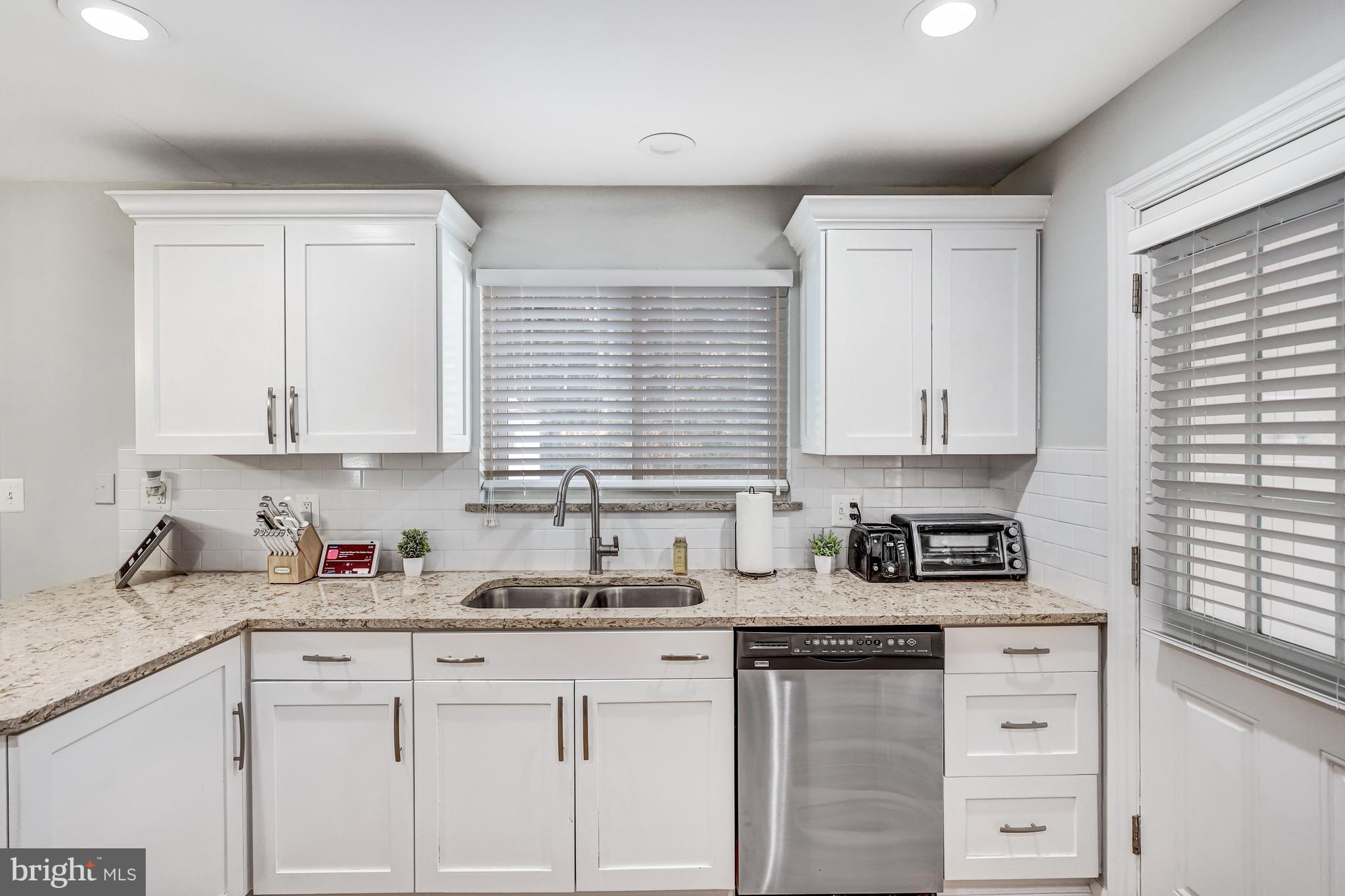 7213 Calamo Street Springfield, VA 22150 - Photo 7 of 38