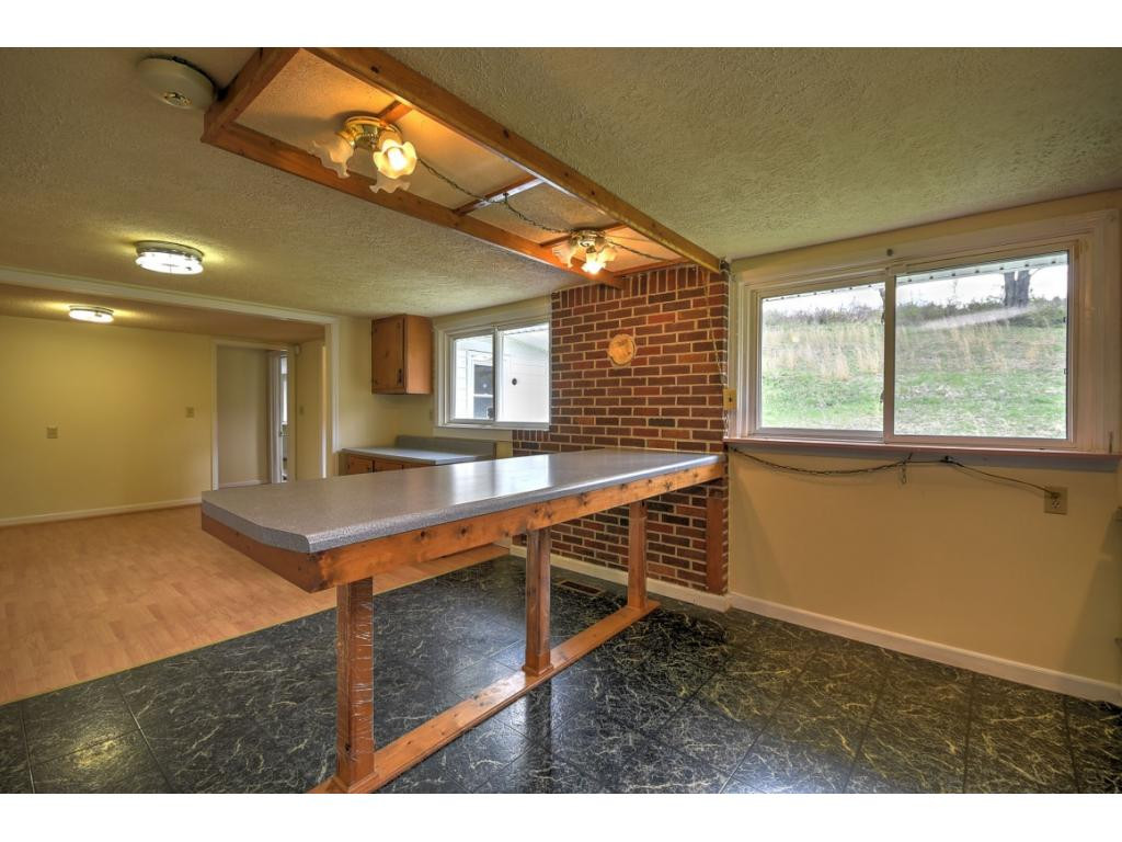 994 Reedy Creek Road Bristol, TN 37620 - Photo 11 of 34 Photo 12
