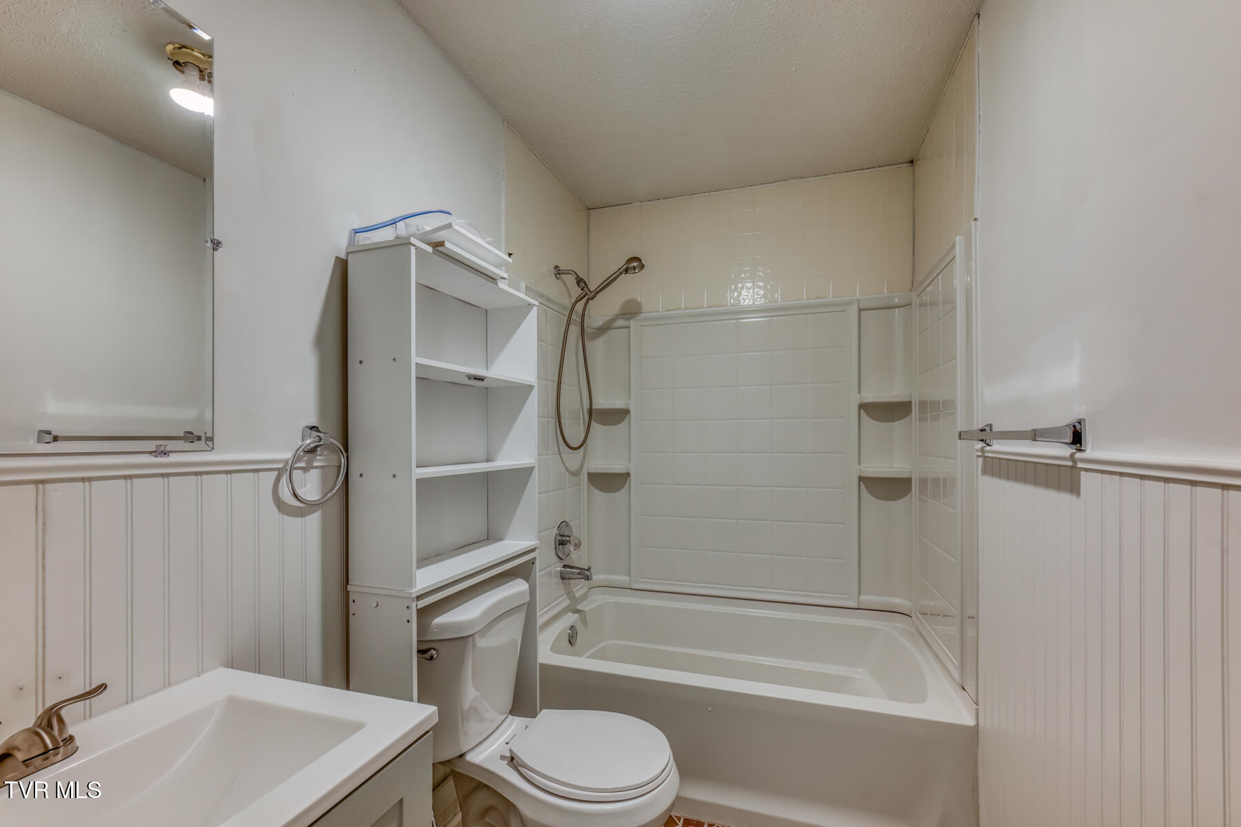 514 Piney Grove Road Hampton, TN 37658 - Photo 15 of 33 514 Piney Grove Rd-26