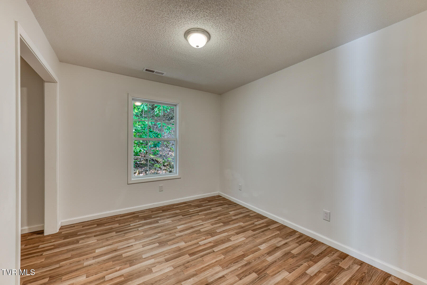 514 Piney Grove Road Hampton, TN 37658 - Photo 16 of 33 514 Piney Grove Rd-24