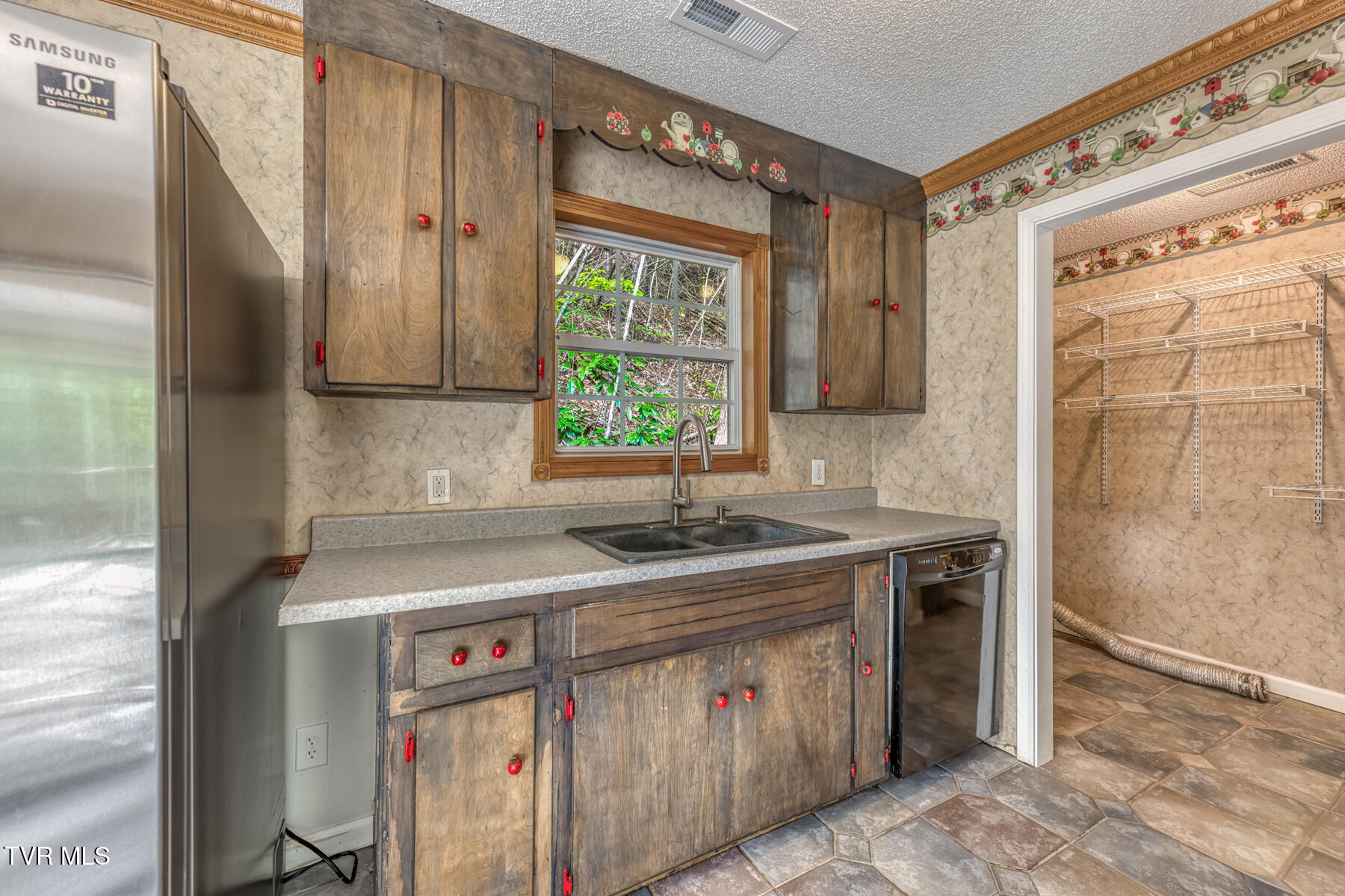 514 Piney Grove Road Hampton, TN 37658 - Photo 9 of 33 514 Piney Grove Rd-15