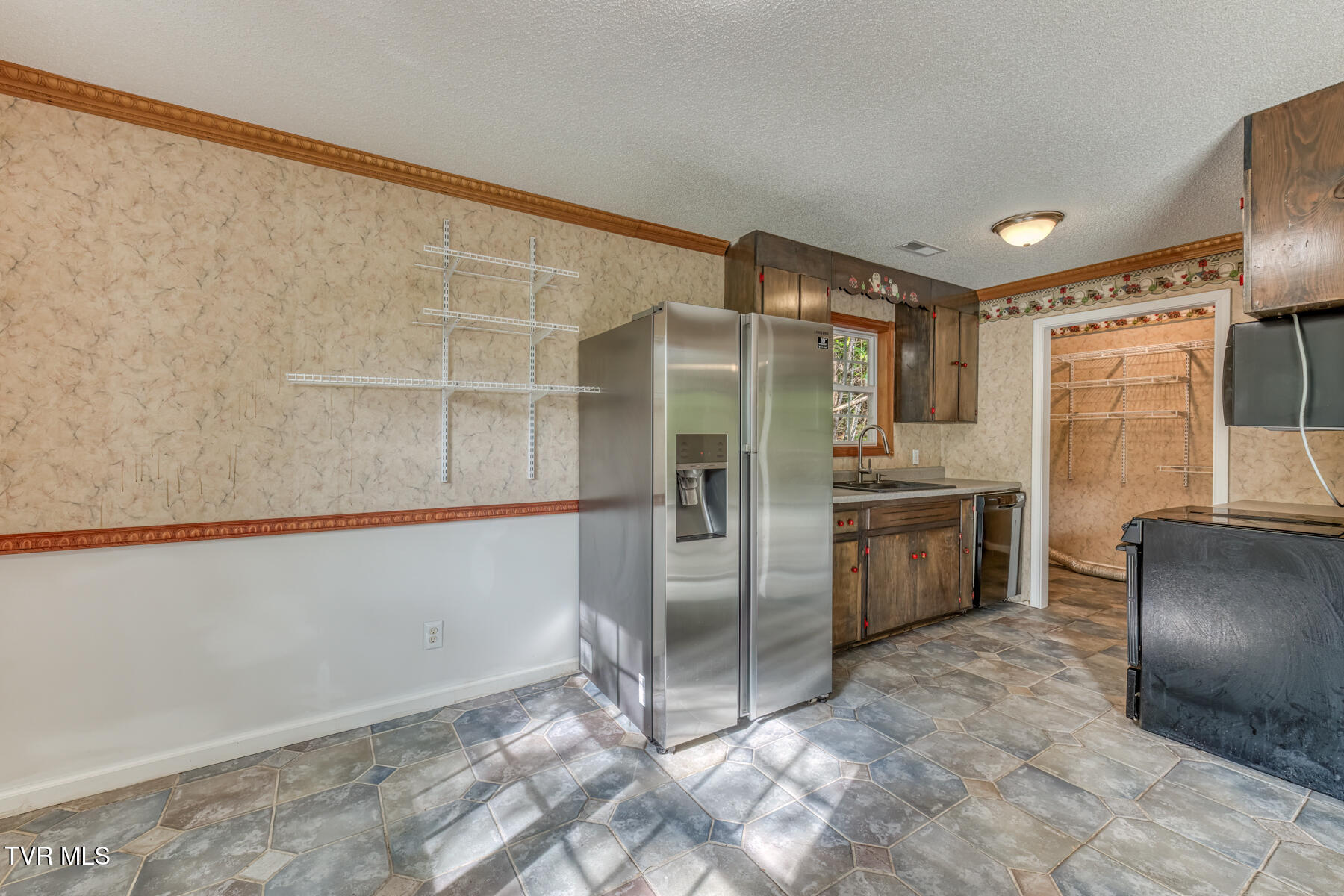 514 Piney Grove Road Hampton, TN 37658 - Photo 10 of 33 514 Piney Grove Rd-12