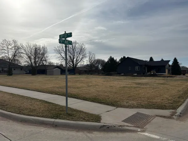 $15,000 | 901 9th Avenue Southwest, Pipestone, MN 56164