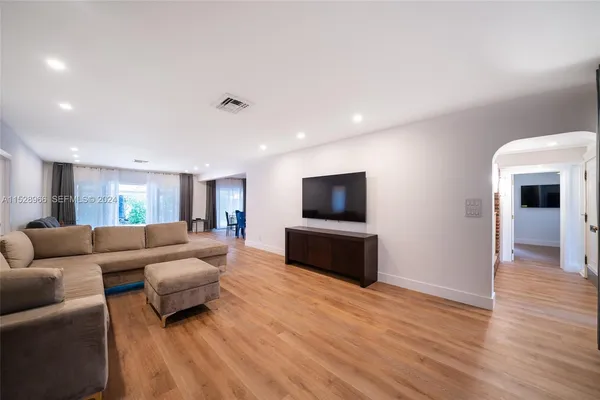 $5,000 | 1310 Jackson Street, Unit 1310, Hollywood, FL 33019