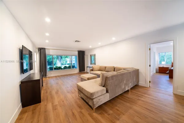 $5,000 | 1310 Jackson Street, Unit 1310, Hollywood, FL 33019