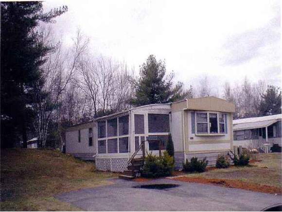 10 Country Lane Rochester, NH 03867 - Photo 1 of 1