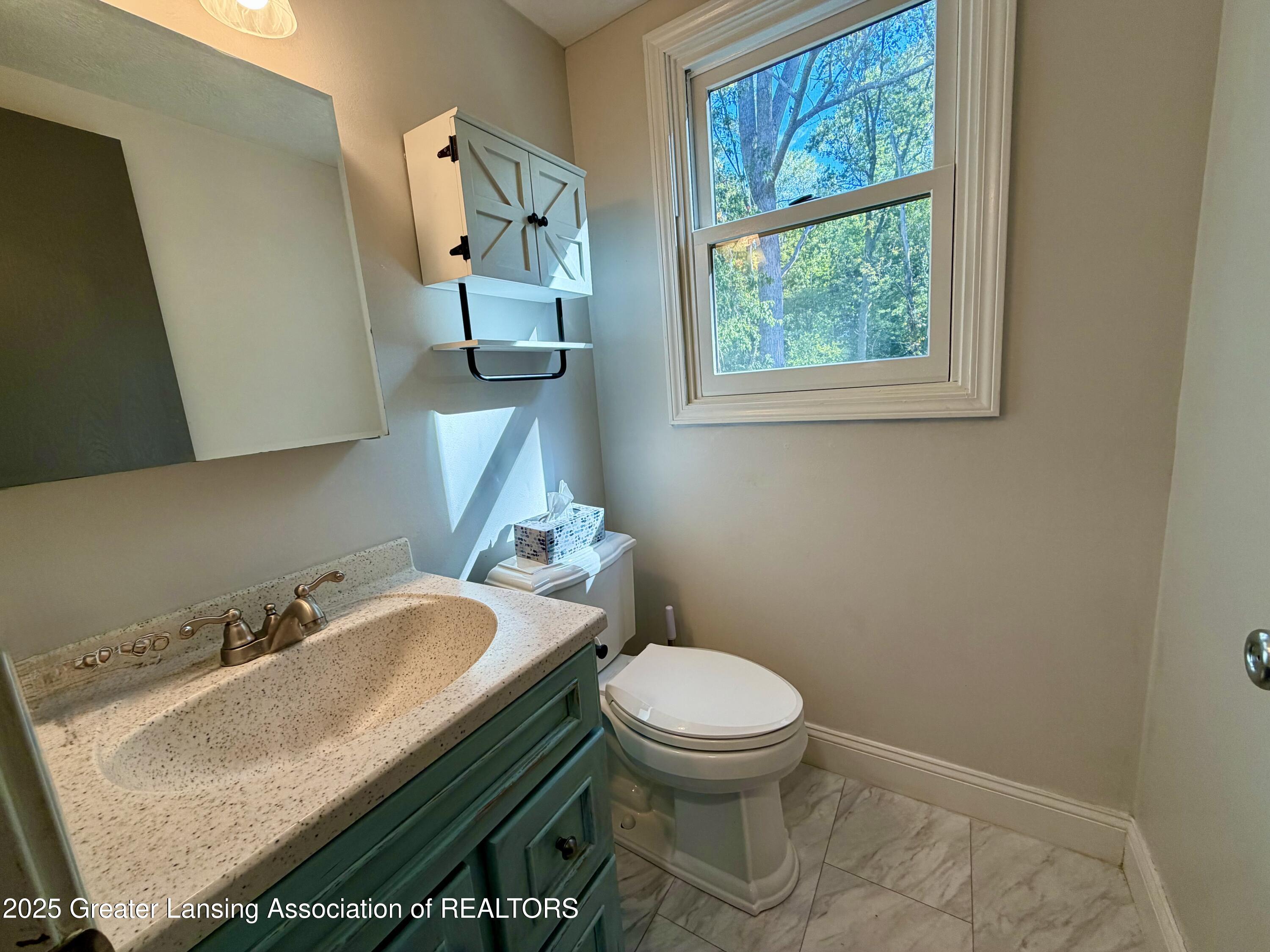 229 Williamsburg Road Lansing, MI 48917 - Photo 21 of 61 IMG_0247