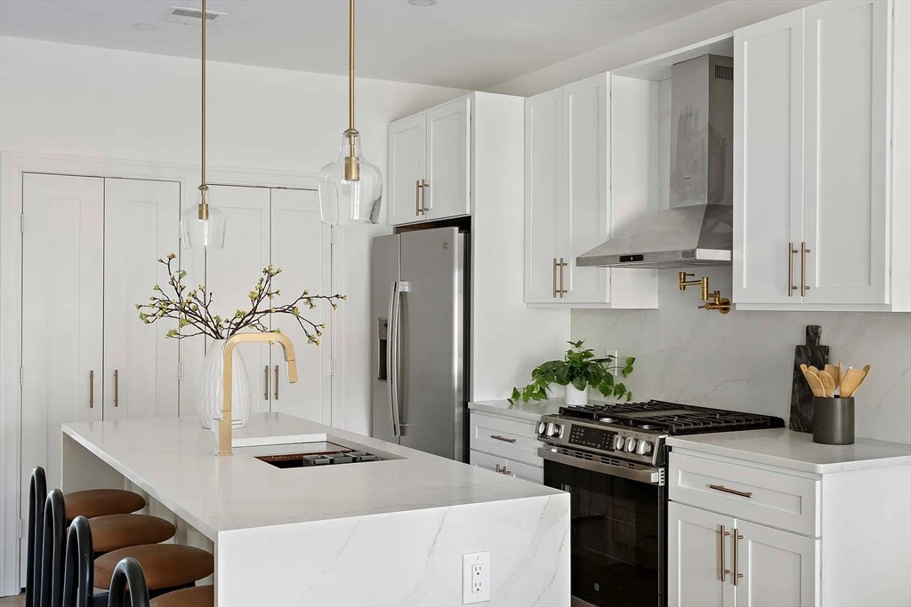 98 Bennington Street, Unit 2 Boston, MA 02128 - Photo 5 of 16