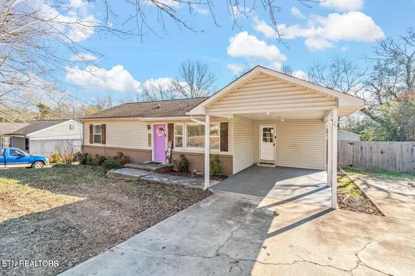 $269,000 | 209 Woodlawn Drive, Kingston, TN 37763