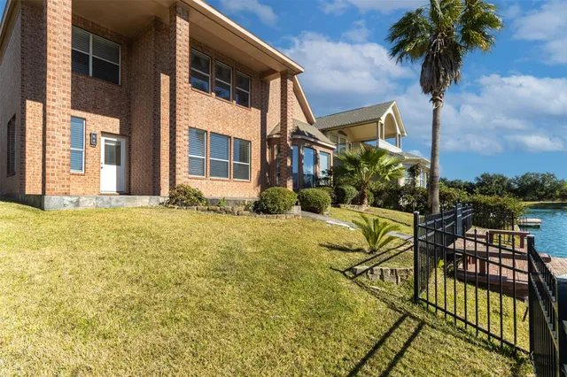 $3,275 | 18007 Dunoon Bay Point Court, Cypress, TX 77429