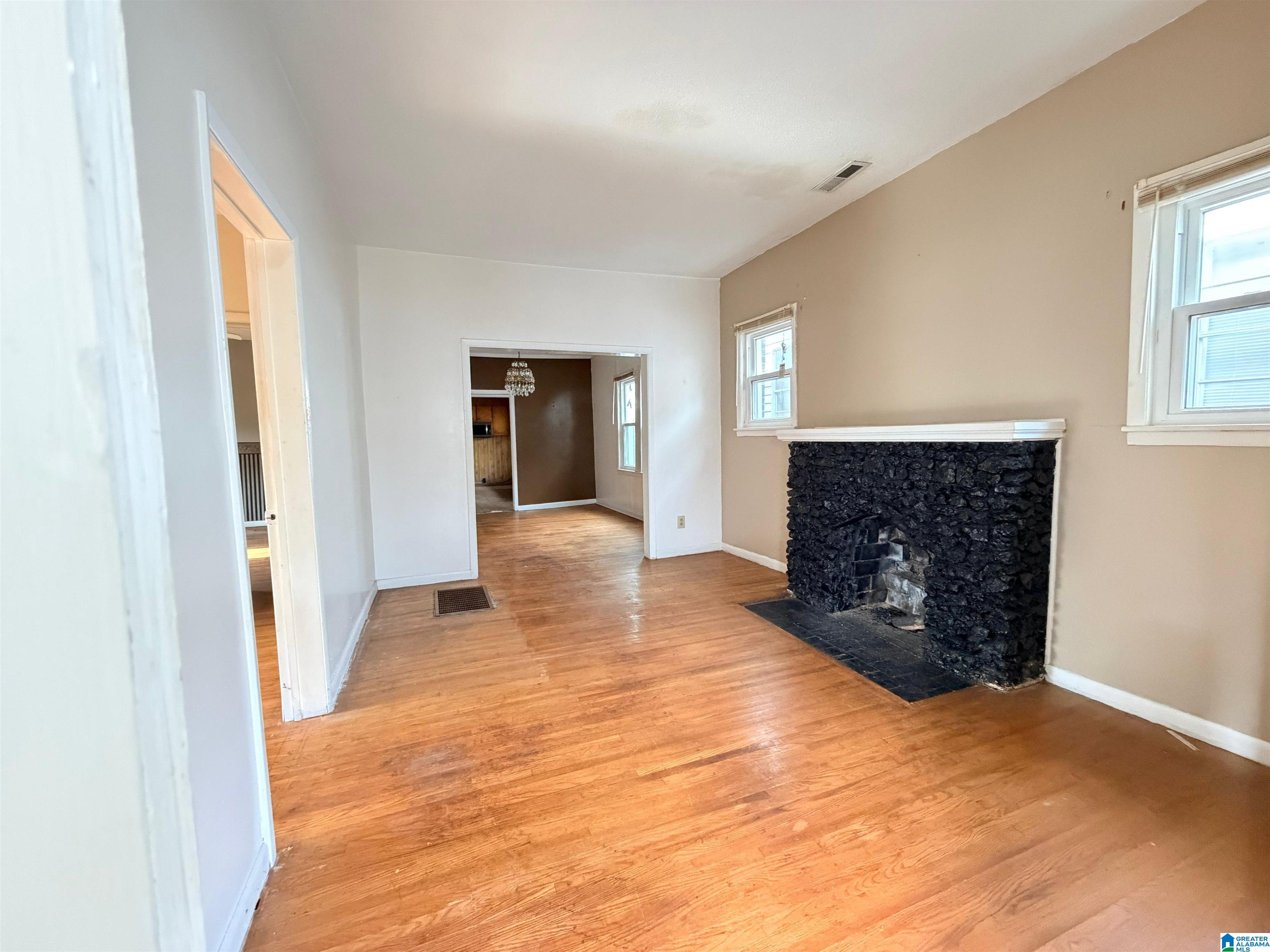 914 18th Way Southwest Birmingham, AL 35211 - Photo 1 of 19