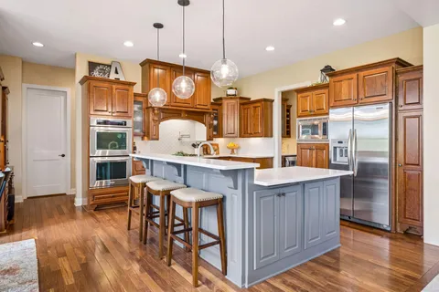 $1,100,000 | 4622 Bluebell Trail North, Hamel, MN 55340