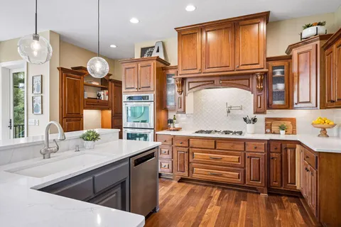 $1,100,000 | 4622 Bluebell Trail North, Hamel, MN 55340